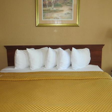 Days Inn By Wyndham Канзас Сити Екстериор снимка