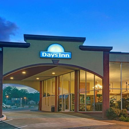 Days Inn By Wyndham Канзас Сити Екстериор снимка
