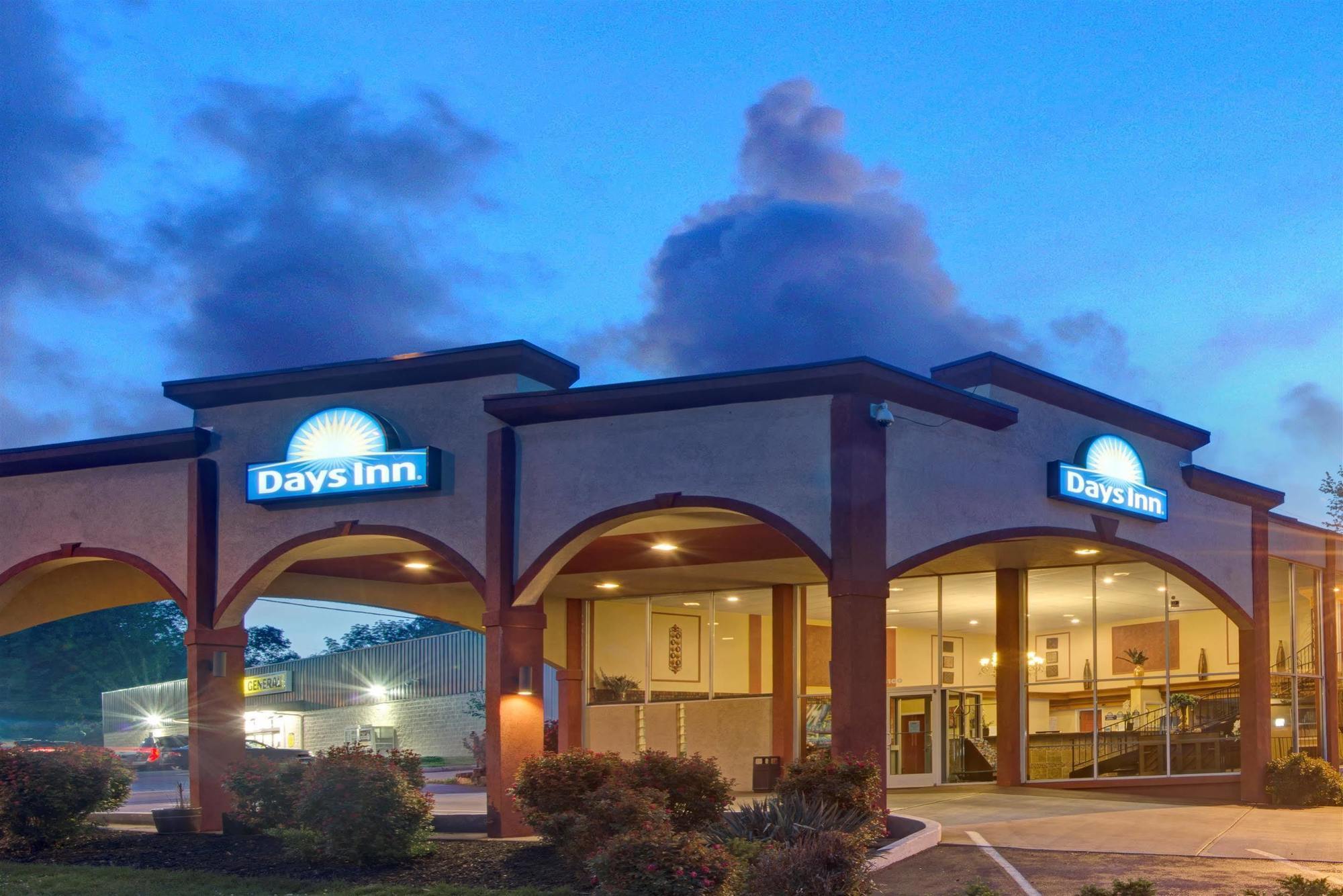 Days Inn By Wyndham Канзас Сити Екстериор снимка